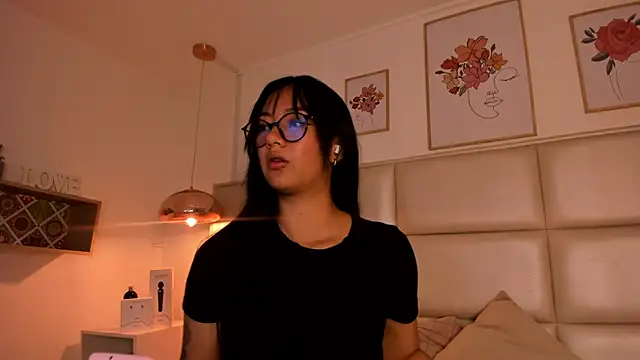 Aily Yozuko online show from 02/12/25, 03:29