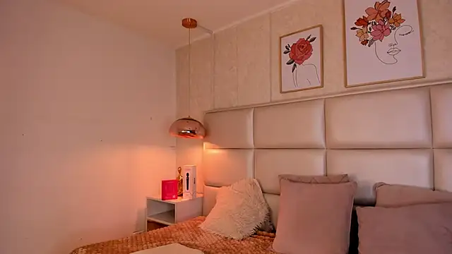 Aily Yozuko online show from 09/20/25, 02:56