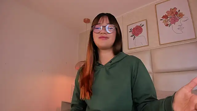 Aily Yozuko online show from 10/17/25, 02:48