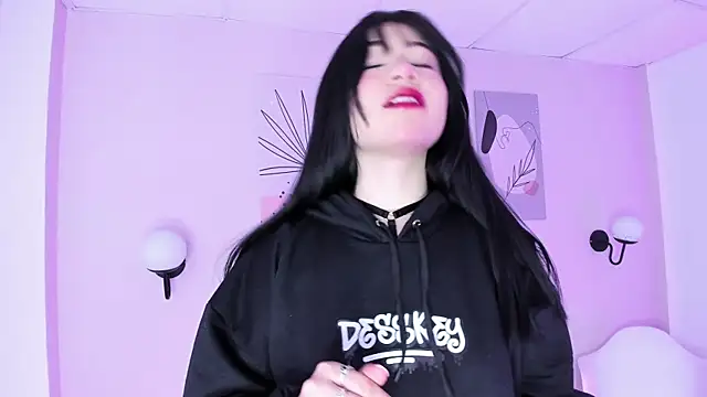 Snapshot of GENNESIS_LOVE chatting on 01/09/25, 08:24 GENNESIS LOVE online show from 01/09/25, 08:24