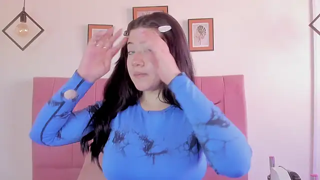 Snapshot of GENNESIS_LOVE chatting on 09/28/25, 08:58 GENNESIS LOVE online show from 09/28/25, 08:58