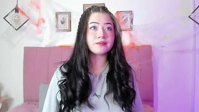 Snapshot of GENNESIS_LOVE chatting on 10/28/25, 03:10 GENNESIS LOVE online show from 10/28/25, 03:10