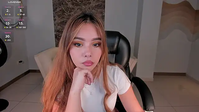 CarolineGraceX online show from 01/11/25, 10:29