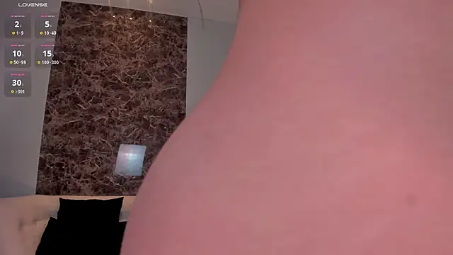 CarolineGraceX online show from 01/11/25, 04:36