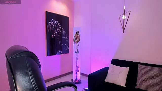 DonnaStonne online show from 02/18/25, 07:41