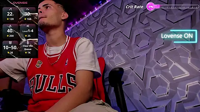  white fox 1 online show from 11/26/25, 05:08