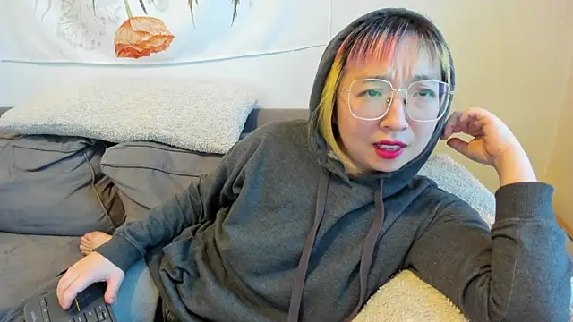 Snapshot of luxgray chatting on 01/30/25, 09:58 luxgray online show from 01/30/25, 09:58