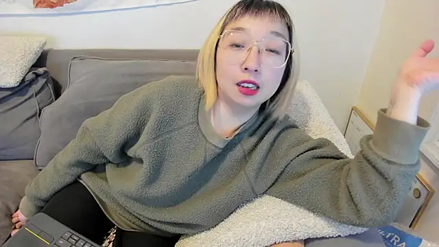 Snapshot of luxgray chatting on 03/07/25, 11:05 luxgray online show from 03/07/25, 11:05