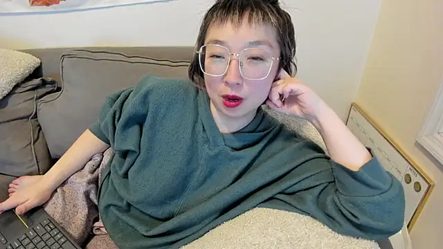 Snapshot of luxgray chatting on 03/10/25, 03:45 luxgray online show from 03/10/25, 03:45