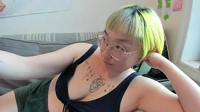 luxgray online show from 04/17/26, 06:55