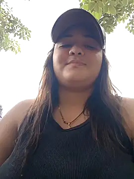 Snapshot of Liancy chatting on 12/04/24, 05:44 Liancy online show from 12/04/24, 05:44