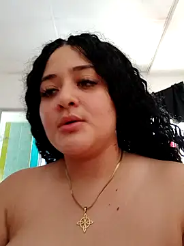 Snapshot of Liancy chatting on 12/28/24, 05:46 Liancy online show from 12/28/24, 05:46