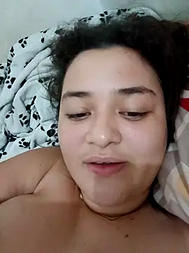 Snapshot of Liancy chatting on 02/05/25, 03:45 Liancy online show from 02/05/25, 03:45