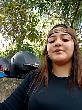 Snapshot of Liancy chatting on 02/19/25, 07:27 Liancy online show from 02/19/25, 07:27