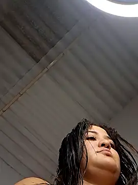 Snapshot of Liancy chatting on 02/28/25, 09:01 Liancy online show from 02/28/25, 09:01