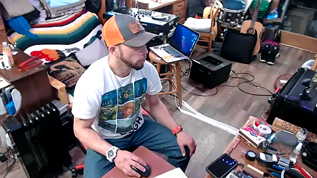 Snapshot of tongueispowerr6d9 chatting on 02/11/25, 02:46 tongueispowerr6d9 online show from 02/11/25, 02:46