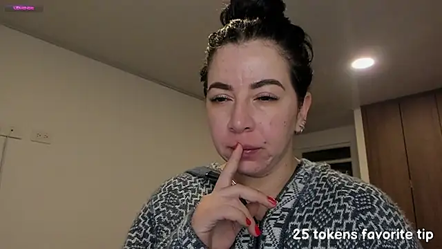 Snapshot of Im_coco chatting on 02/01/25, 11:10 Im coco online show from 02/01/25, 11:10