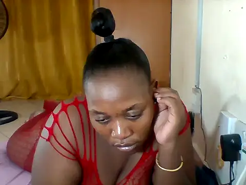 Snapshot of sandra_sauvage chatting on 02/20/25, 01:03 sandra sauvage online show from 02/20/25, 01:03