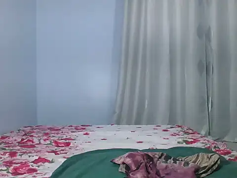 Snapshot of sandra_sauvage chatting on 09/13/25, 07:30 sandra sauvage online show from 09/13/25, 07:30