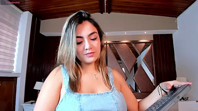 IsabellaaJoness online show from 04/14/26, 11:27