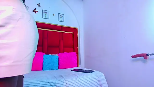 Snapshot of CoralHarrinson chatting on 09/16/25, 08:10 CoralHarrinson online show from 09/16/25, 08:10