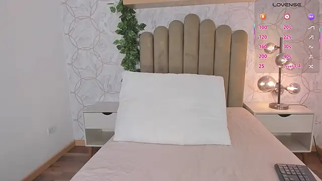 Roma  love online show from 10/04/25, 12:03