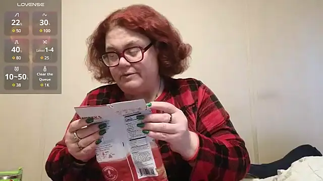 Snapshot of EmberCum chatting on 12/06/24, 03:33 EmberCum online show from 12/06/24, 03:33