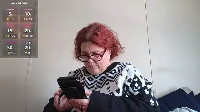 Snapshot of EmberCum chatting on 01/07/25, 03:12 EmberCum online show from 01/07/25, 03:12