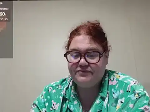 Snapshot of EmberCum chatting on 02/04/25, 10:54 EmberCum online show from 02/04/25, 10:54