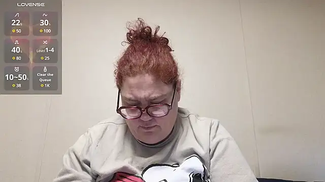 Snapshot of EmberCum chatting on 02/06/25, 10:26 EmberCum online show from 02/06/25, 10:26