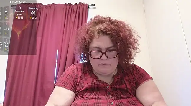 Snapshot of EmberCum chatting on 02/08/25, 09:25 EmberCum online show from 02/08/25, 09:25