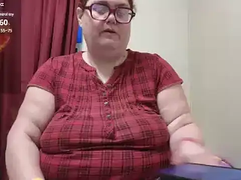 Snapshot of EmberCum chatting on 02/10/25, 12:08 EmberCum online show from 02/10/25, 12:08