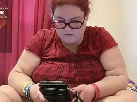 Snapshot of EmberCum chatting on 02/10/25, 03:10 EmberCum online show from 02/10/25, 03:10