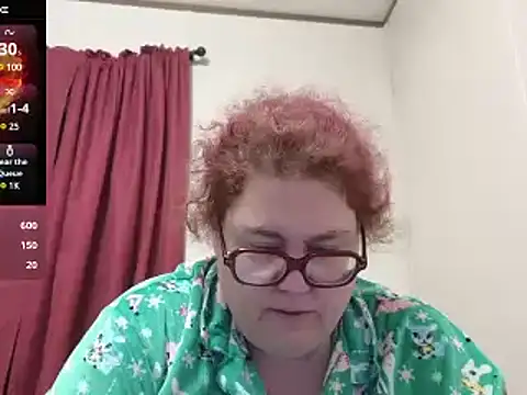 Snapshot of EmberCum chatting on 02/19/25, 11:06 EmberCum online show from 02/19/25, 11:06