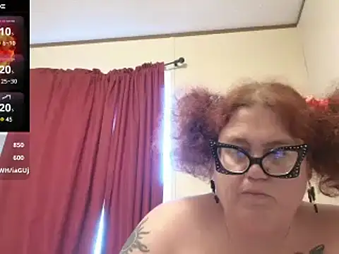 Snapshot of EmberCum chatting on 03/08/25, 09:51 EmberCum online show from 03/08/25, 09:51