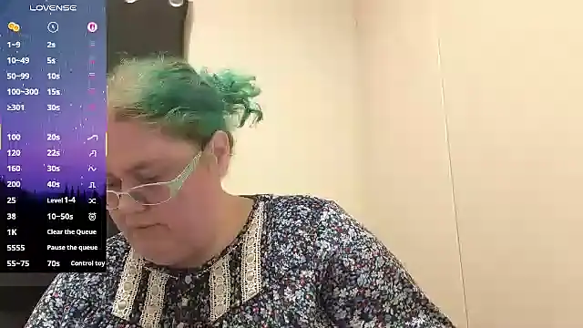 Snapshot of EmberCum chatting on 09/10/25, 02:55 EmberCum online show from 09/10/25, 02:55