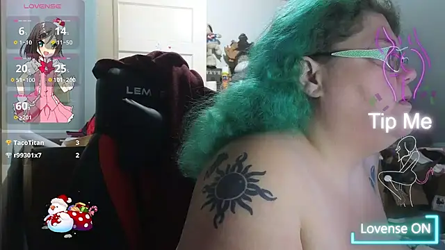 Snapshot of EmberCum chatting on 11/04/25, 08:57 EmberCum online show from 11/04/25, 08:57