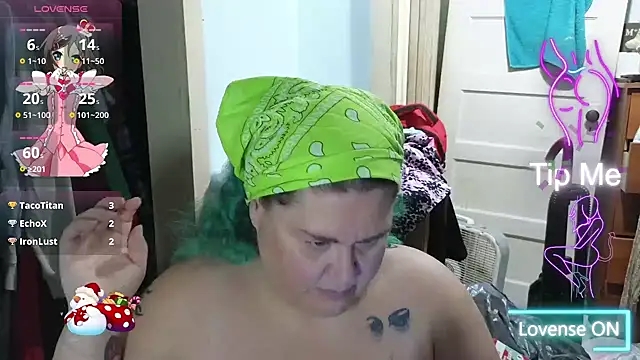 Snapshot of EmberCum chatting on 11/10/25, 10:03 EmberCum online show from 11/10/25, 10:03