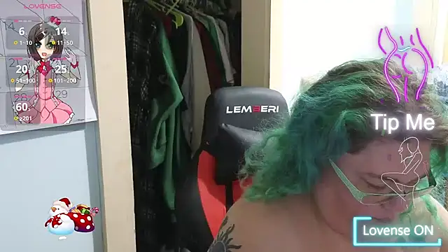 Snapshot of EmberCum chatting on 11/17/25, 10:32 EmberCum online show from 11/17/25, 10:32