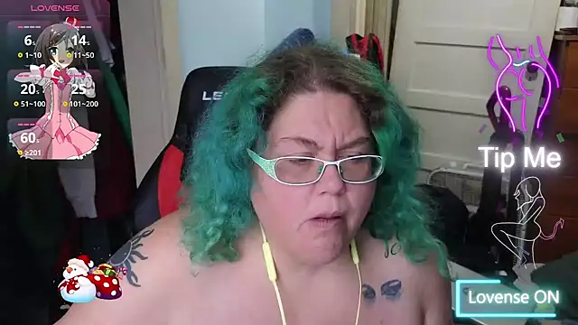 Snapshot of EmberCum chatting on 11/18/25, 08:35 EmberCum online show from 11/18/25, 08:35