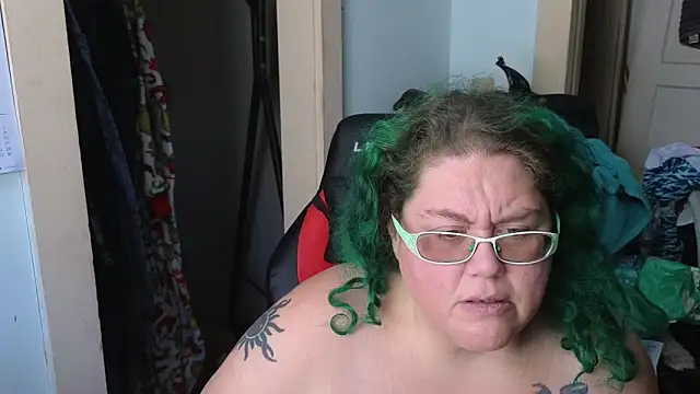 Snapshot of EmberCum chatting on 12/15/25, 03:38 EmberCum online show from 12/15/25, 03:38