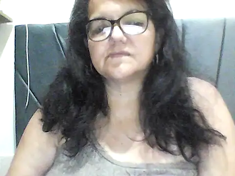 Snapshot of kassandra02 chatting on 09/26/25, 03:54 kassandra02 online show from 09/26/25, 03:54