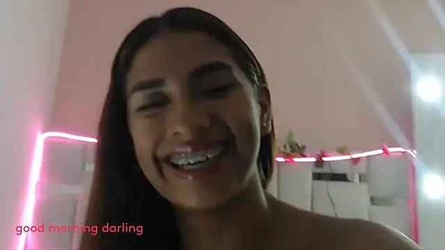 Snapshot of Vivi_bless chatting on 10/24/25, 01:07 Vivi bless online show from 10/24/25, 01:07