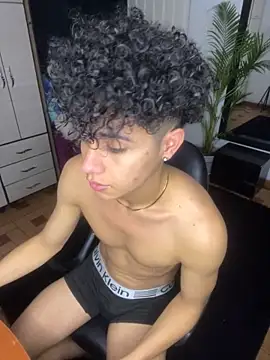 Snapshot of DavidfullOFlove chatting on 11/10/25, 11:04 DavidfullOFlove online show from 11/10/25, 11:04