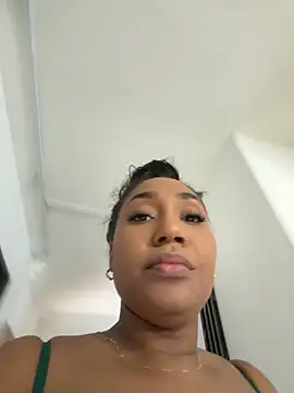 NaiomyLanes online show from 03/05/26, 12:01