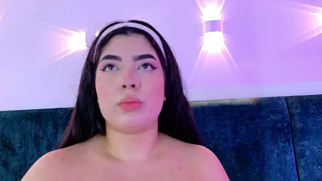 AgathaLynx online show from 02/05/26, 10:42