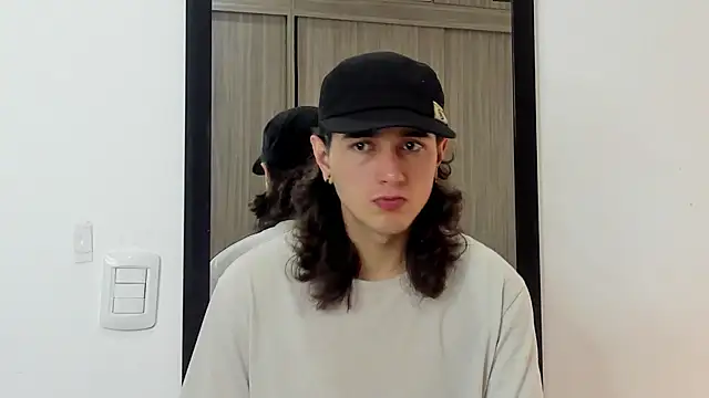 alex connorr online show from 02/03/25, 05:14