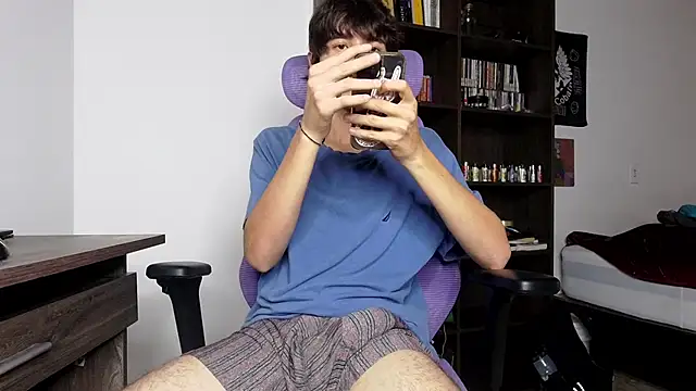 alex connorr online show from 11/28/25, 10:12