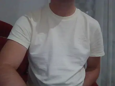 Snapshot of fikoivos chatting on 09/15/25, 08:20 fikoivos online show from 09/15/25, 08:20