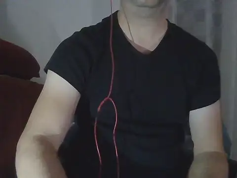 Snapshot of fikoivos chatting on 11/08/25, 09:46 fikoivos online show from 11/08/25, 09:46